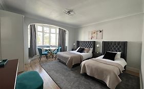 Madonna Halley Hotel